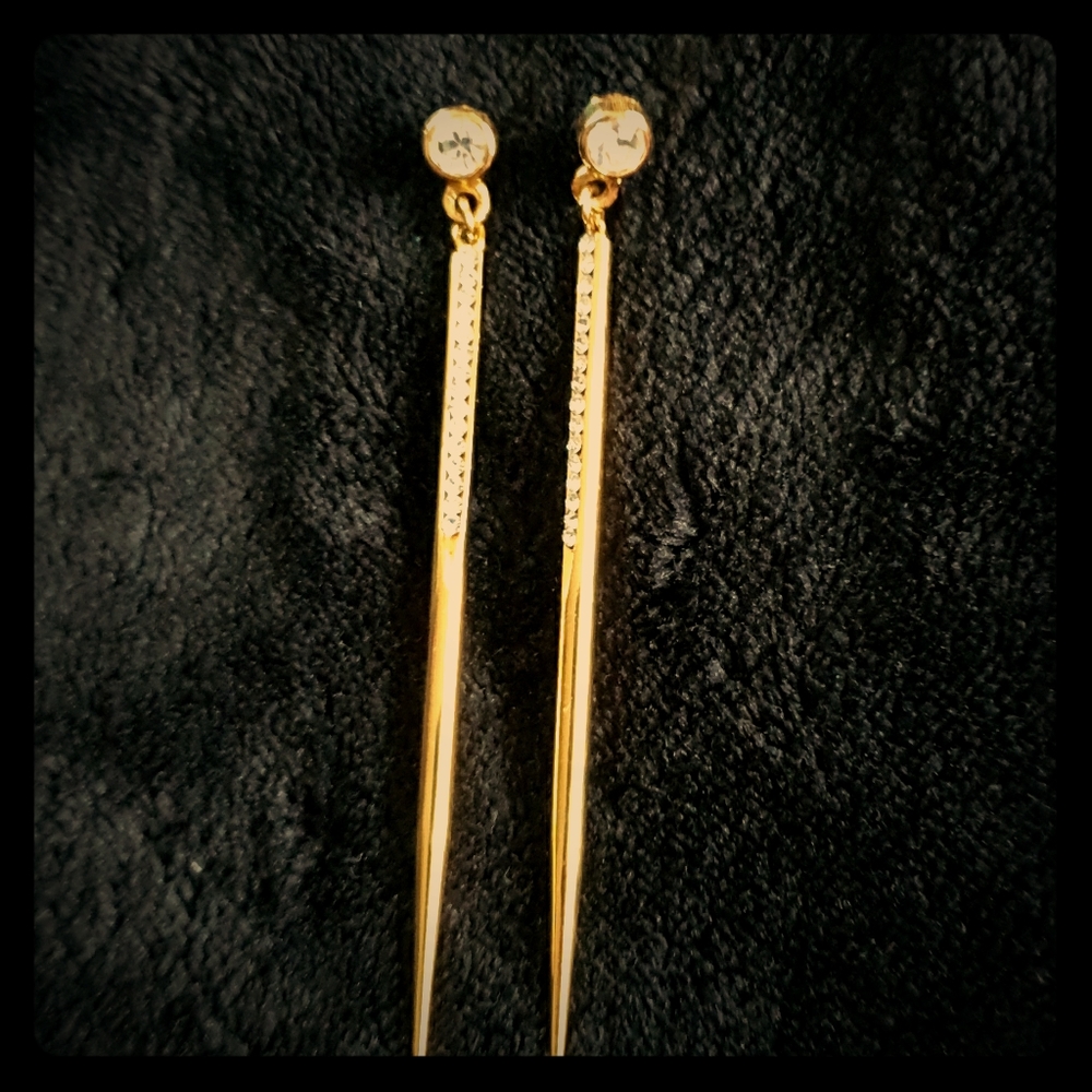Faux Diamond Spiked Gold Pierced Earrings